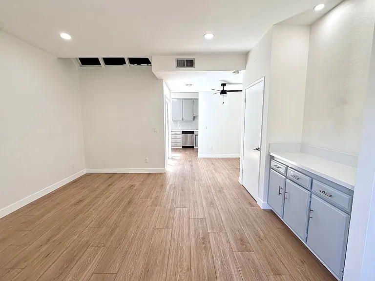 9939 Topanga Canyon Blvd — Photo 46