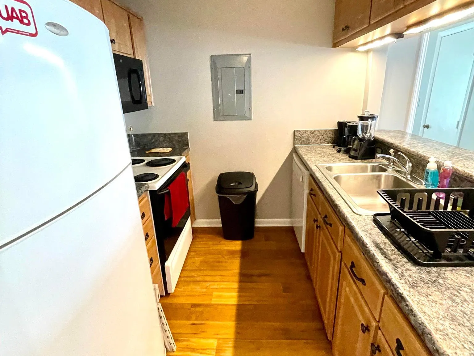 4 bed, 1219 sqft, $890 — Photo 2