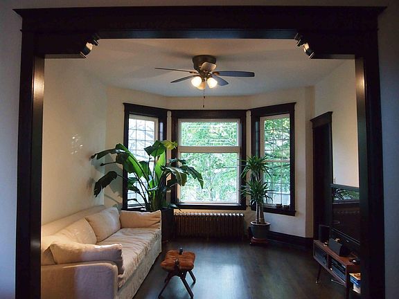 4th image of 2829 N Talman Ave #1