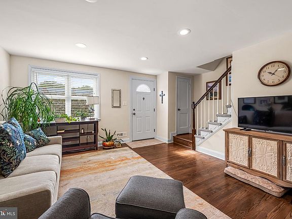 4th image of 2203 Searles Rd