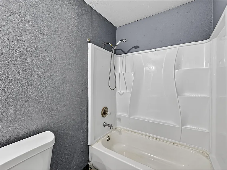 601 Royal St — Photo 18