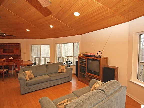 3rd image of 3469 Apple Valley Dr