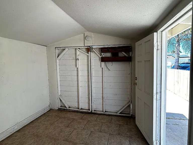 2764 Wilma St — Photo 31