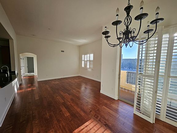 3rd image of 5037 Rosewood Ave APT 307