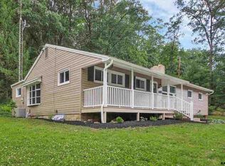 547 Jackson Square Rd, Thomasville, PA 17364
