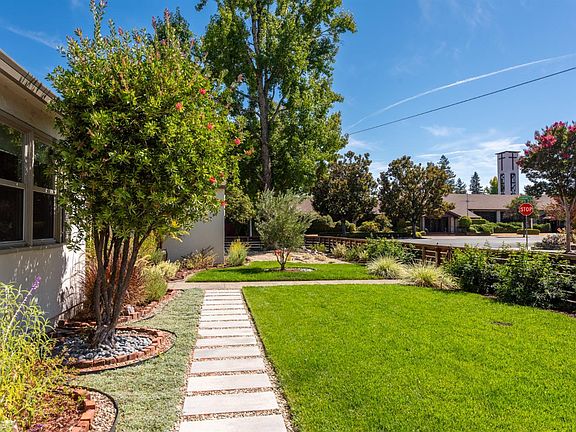 4th image of 556 Alderbrook Drive