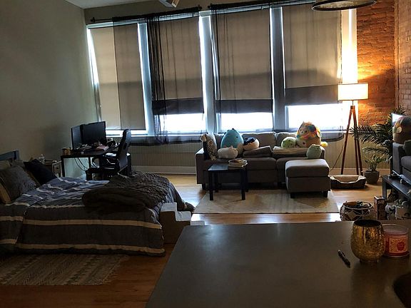 3rd image of 4 Sheridan Ave APT 3C