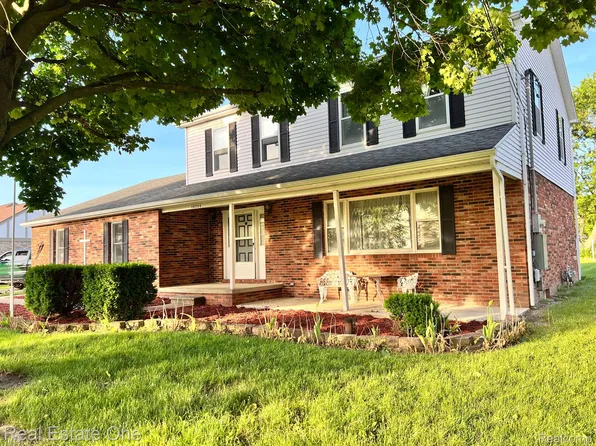 13724 Strasburg Rd, La Salle, MI 48145