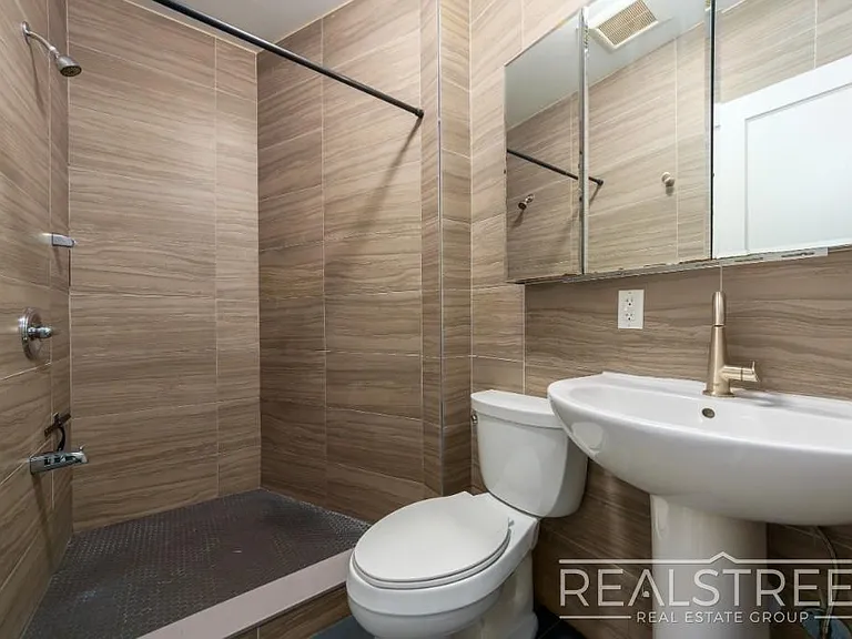 471 Chauncey St #2R — Photo 7