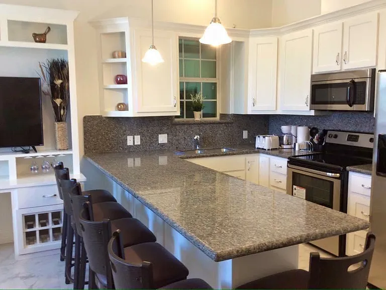 110 E Retama St #1 — Photo 6