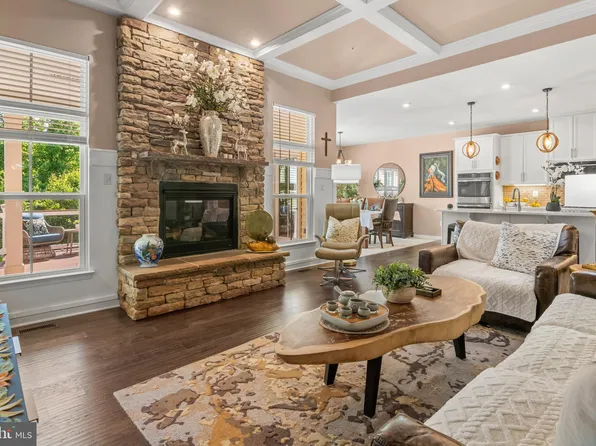 3058 Sunny Ridge Dr, Odenton, MD 21113