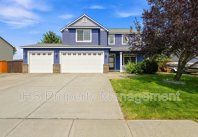 9711 Nottingham Dr — Photo 1