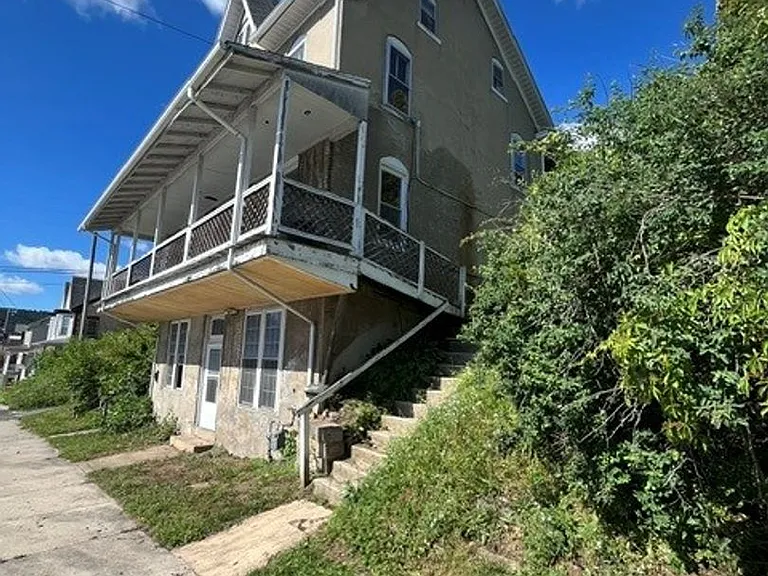 206 N 2nd St — Photo 1