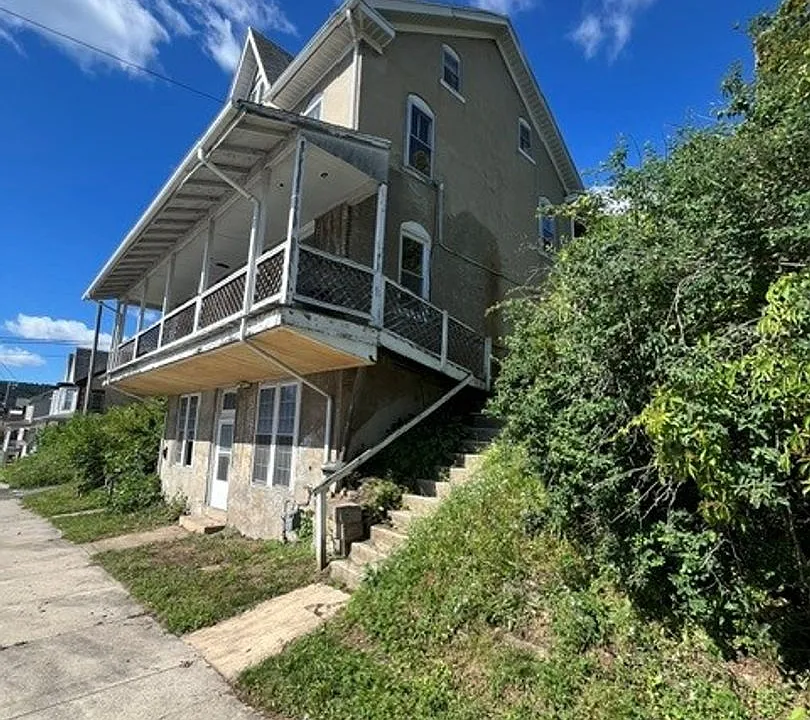 206 N 2nd St