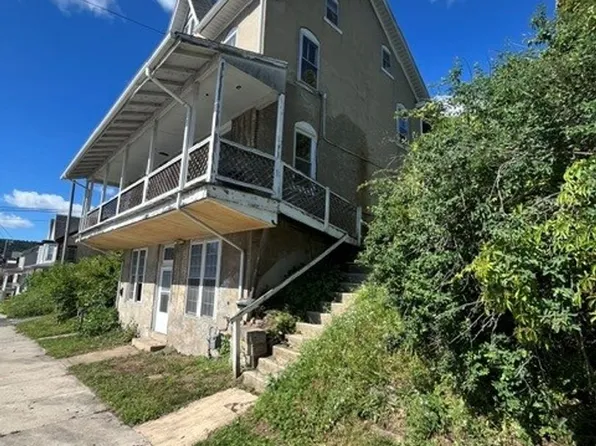 206 N 2nd St, Lehighton, PA 18235