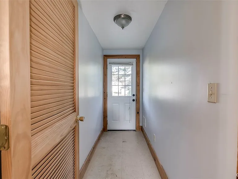544 S Mechanic St — Photo 4