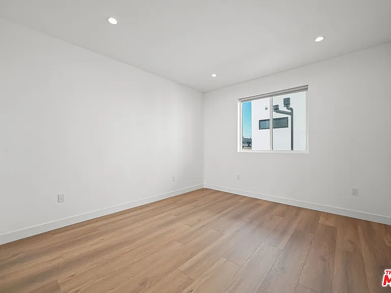 13694 Erwin St #A — Photo 22