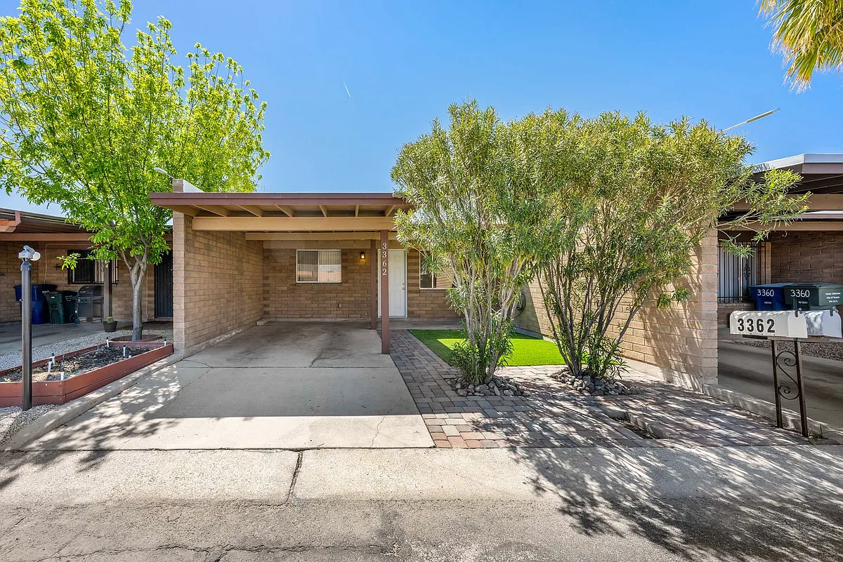 Building Photo - 3362 E Fort Lowell Rd