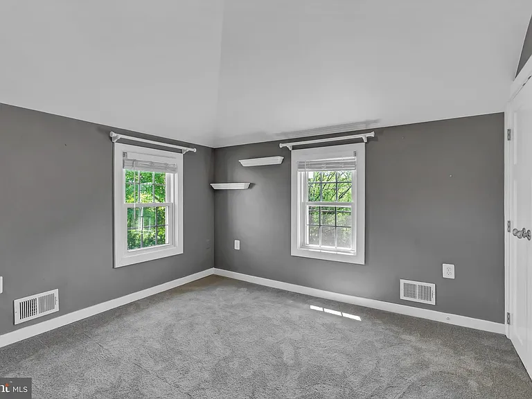 750 S 20th St — Photo 27