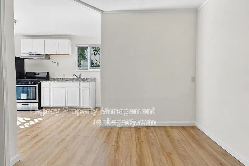 1 bed, 1.0 bath, 450 sqft, $1,195 — Photo 3