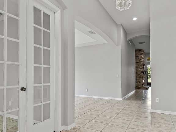 5th image of 81 Glenalby Pl