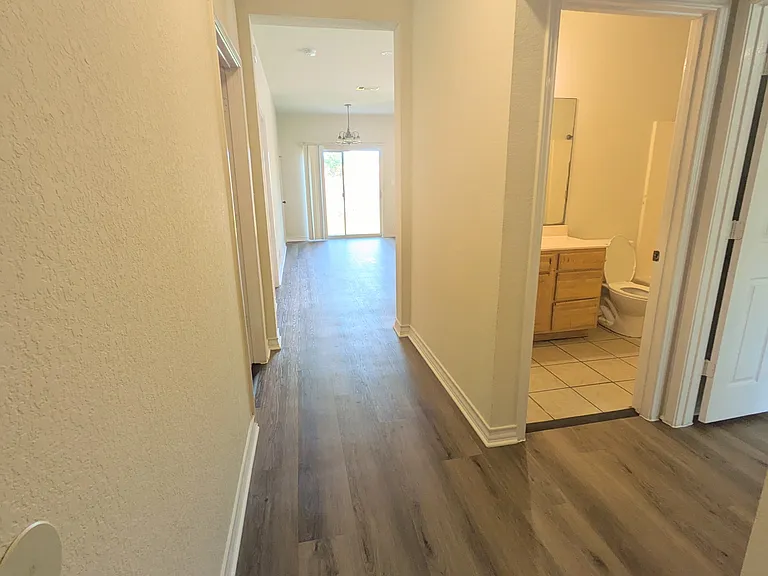 932 Misty Acres Dr — Photo 4