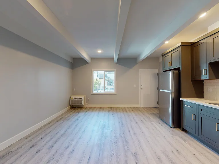 730 S Serrano Ave — Photo 47