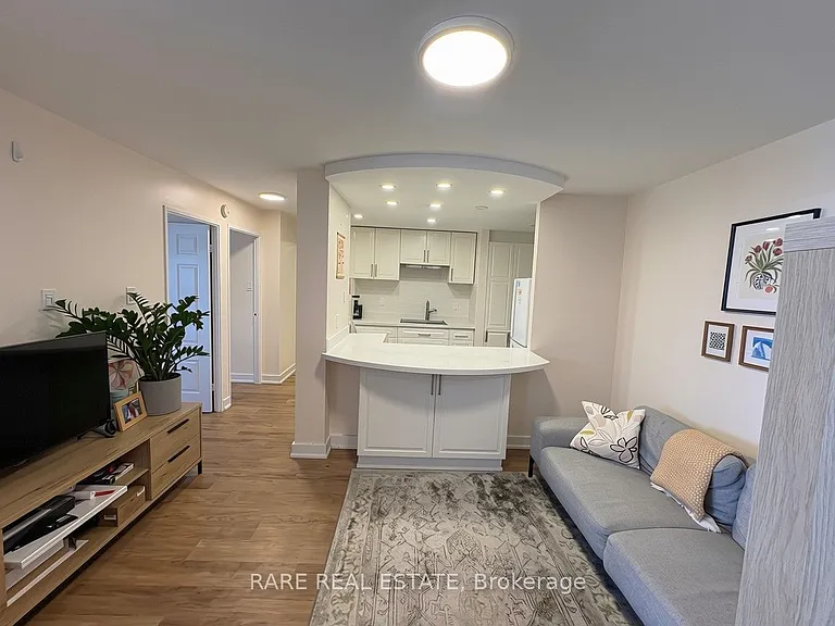 105 McCaul St #704 — Photo 7