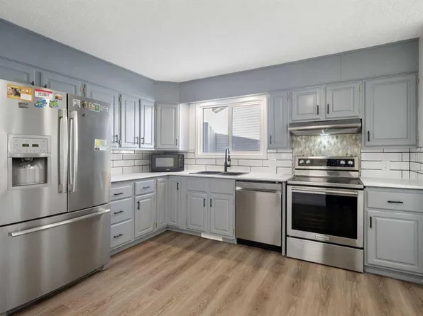 95 E Beddington Way NE, Calgary, AB T3K 1M8