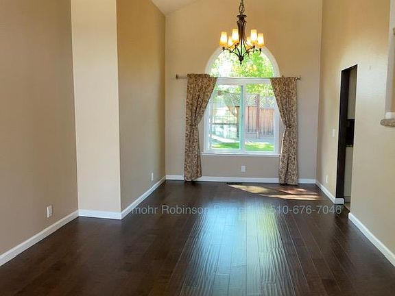 4th image of 9456 Wellington Cir