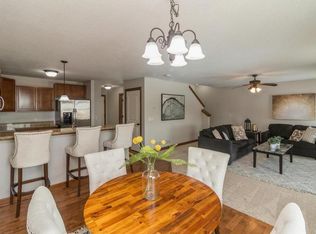 3709 162nd St, Urbandale, IA 50323