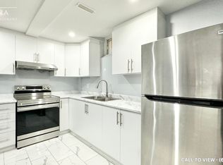 91 Retreat Blvd #2, Vaughan, ON L4H0C2