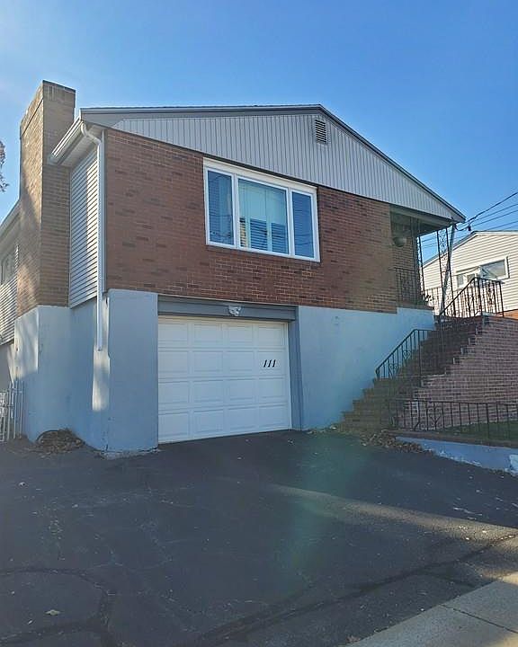 2nd image of 111 Springvale Ave