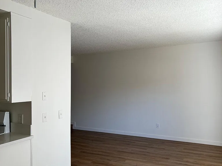 14109 Delano St #5 — Photo 11