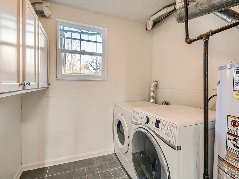 375 S Krameria St — Photo 18