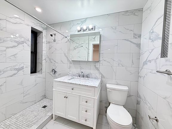 5th image of 29 Cornelia St #Y