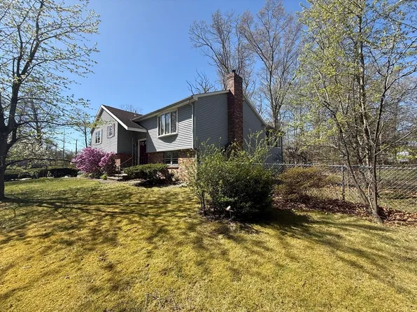 50-50 Lake Pkwy #C, Webster, MA 01570