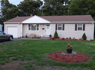 22 Manning Dr, Riverside, RI 02915