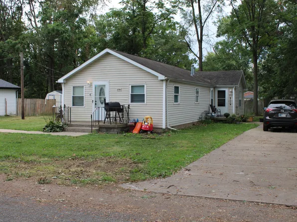 2741 Edgewood St, Portage, IN 46368