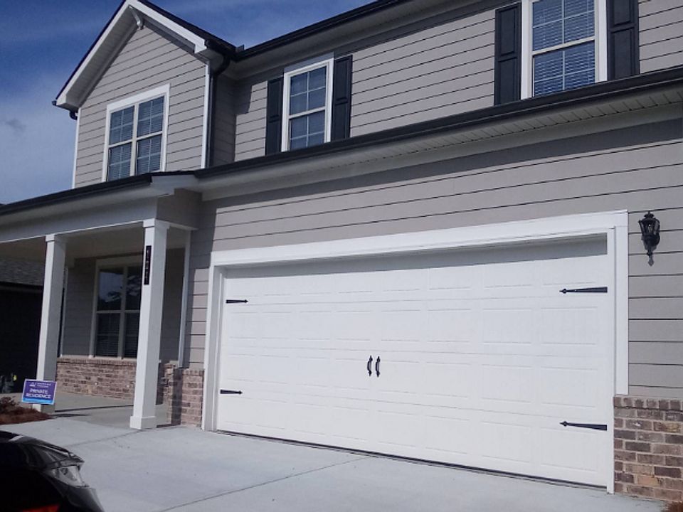 1st image of 124 Vivian Ln