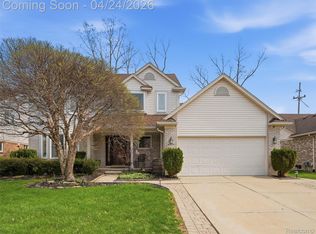 42610 Colorado Dr, Clinton Township, MI 48036