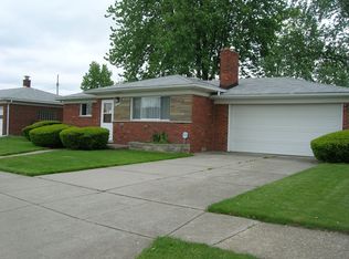 8558 Helen St, Center Line, MI 48015