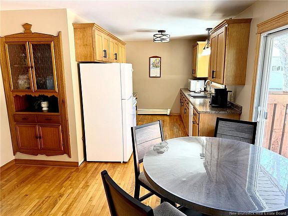 3rd image of 2737 Loch Lomond Rd