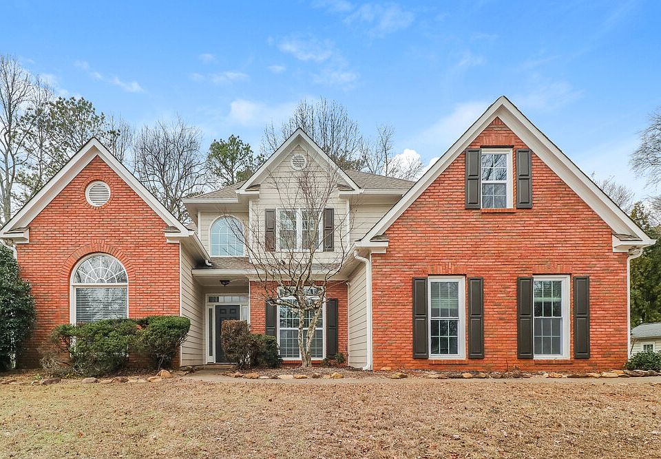 1st image of 15 Carriage Oaks Dr