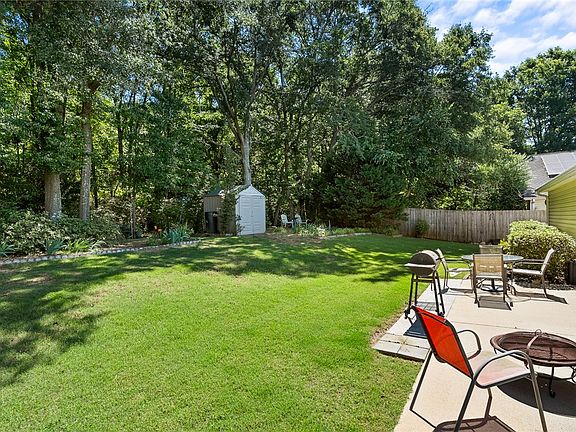 5th image of 226 Ashwood Ln