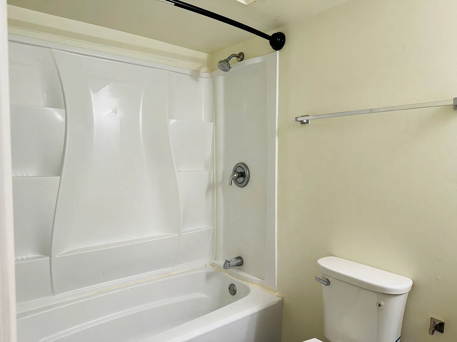 625 N Elmwood Dr — Photo 1