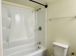625 N Elmwood Dr APT 2, Aurora, IL 60506