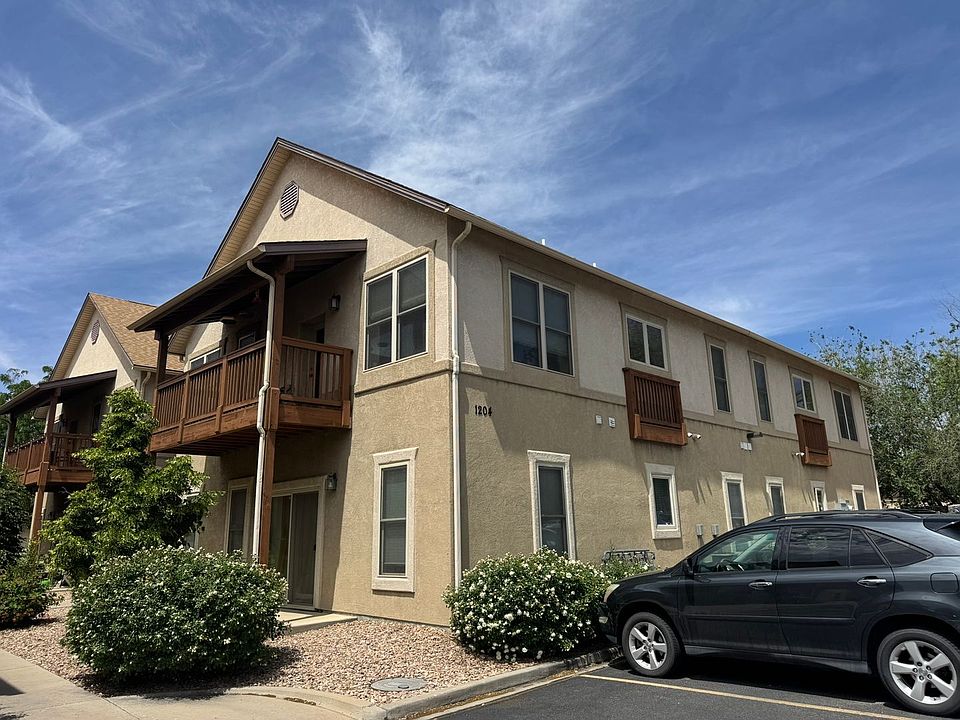1st image of 1204 Walnut Ave