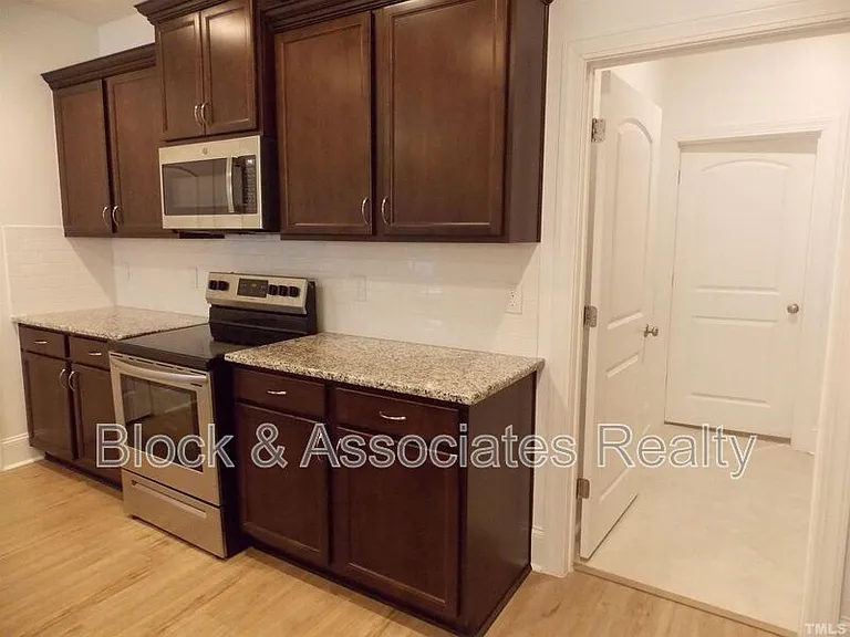 2940 Thurman Dairy Loop — Photo 10