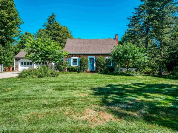 28 Maple Avenue, Atkinson, NH 03811
